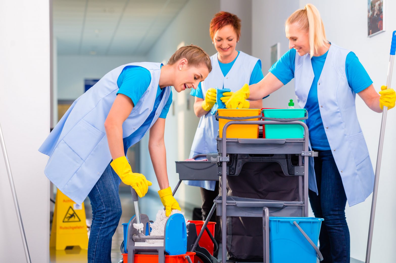 Steps to a Sparkling Clean Office: Commercial Cleaning Services post thumbnail image
