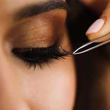 Everything You Need to Know About Eyelash glue post thumbnail image