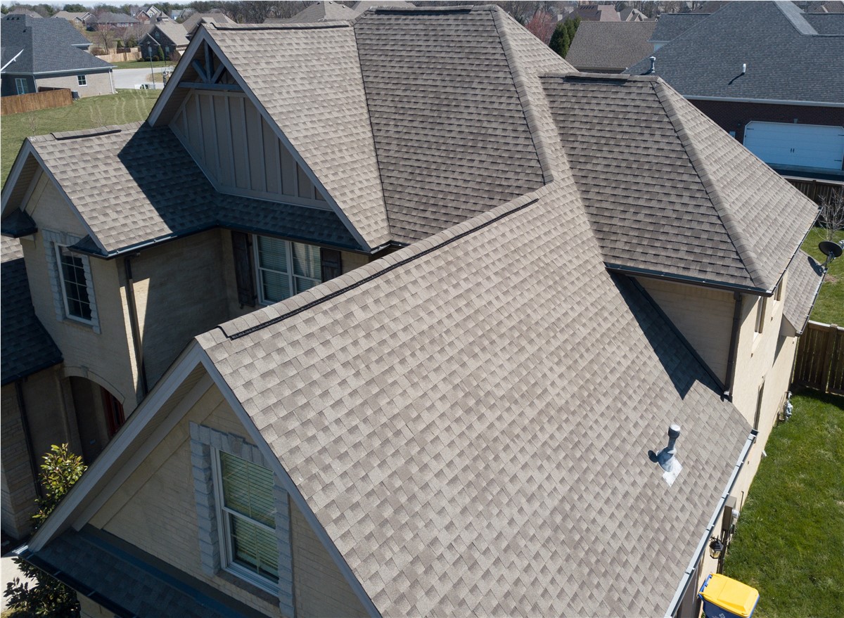 The Benefits of Working with an Experienced Roofing Contractor post thumbnail image